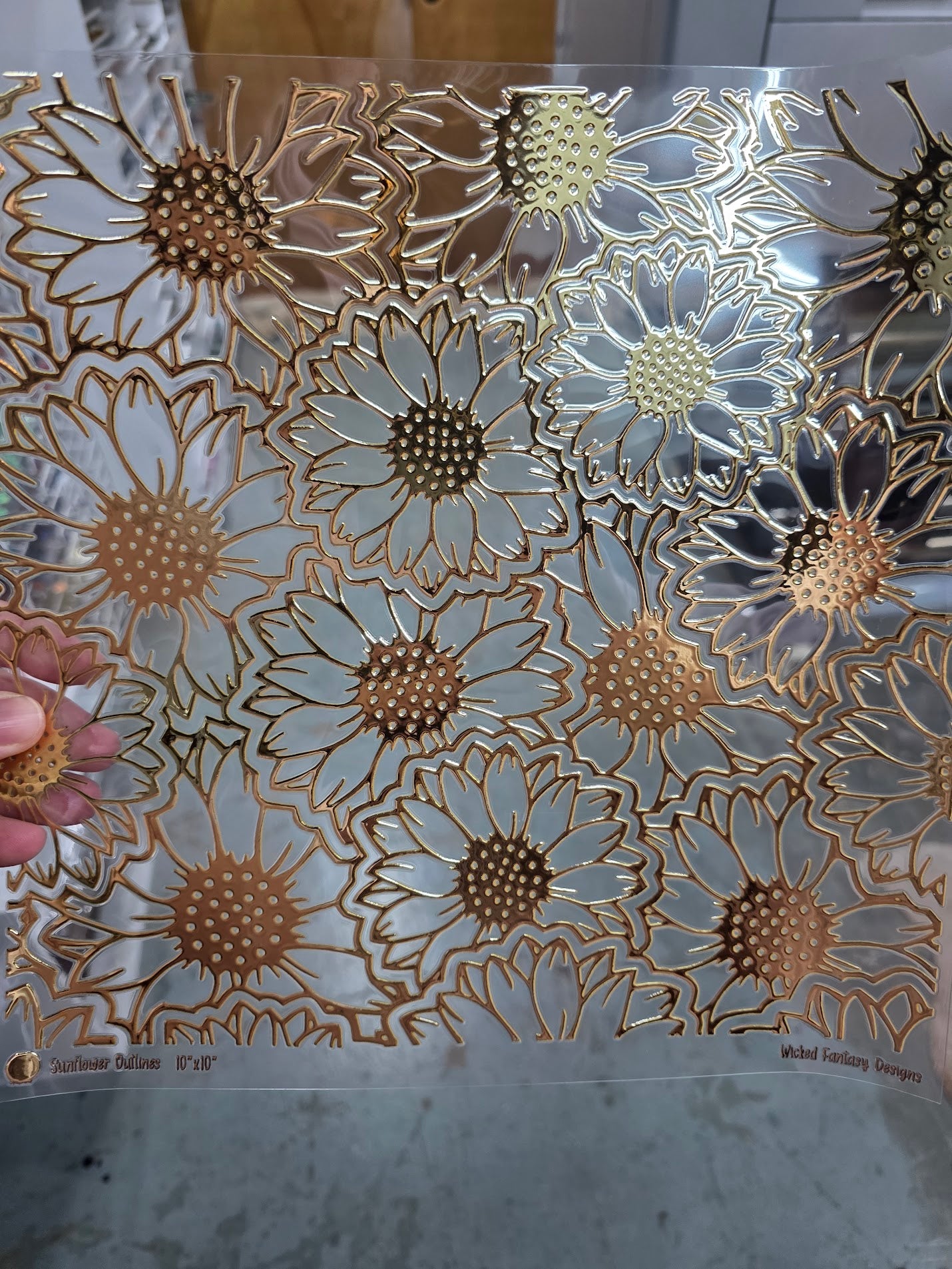 UVDTF Metallic Champagne Sunflower Outlines 11"x11"